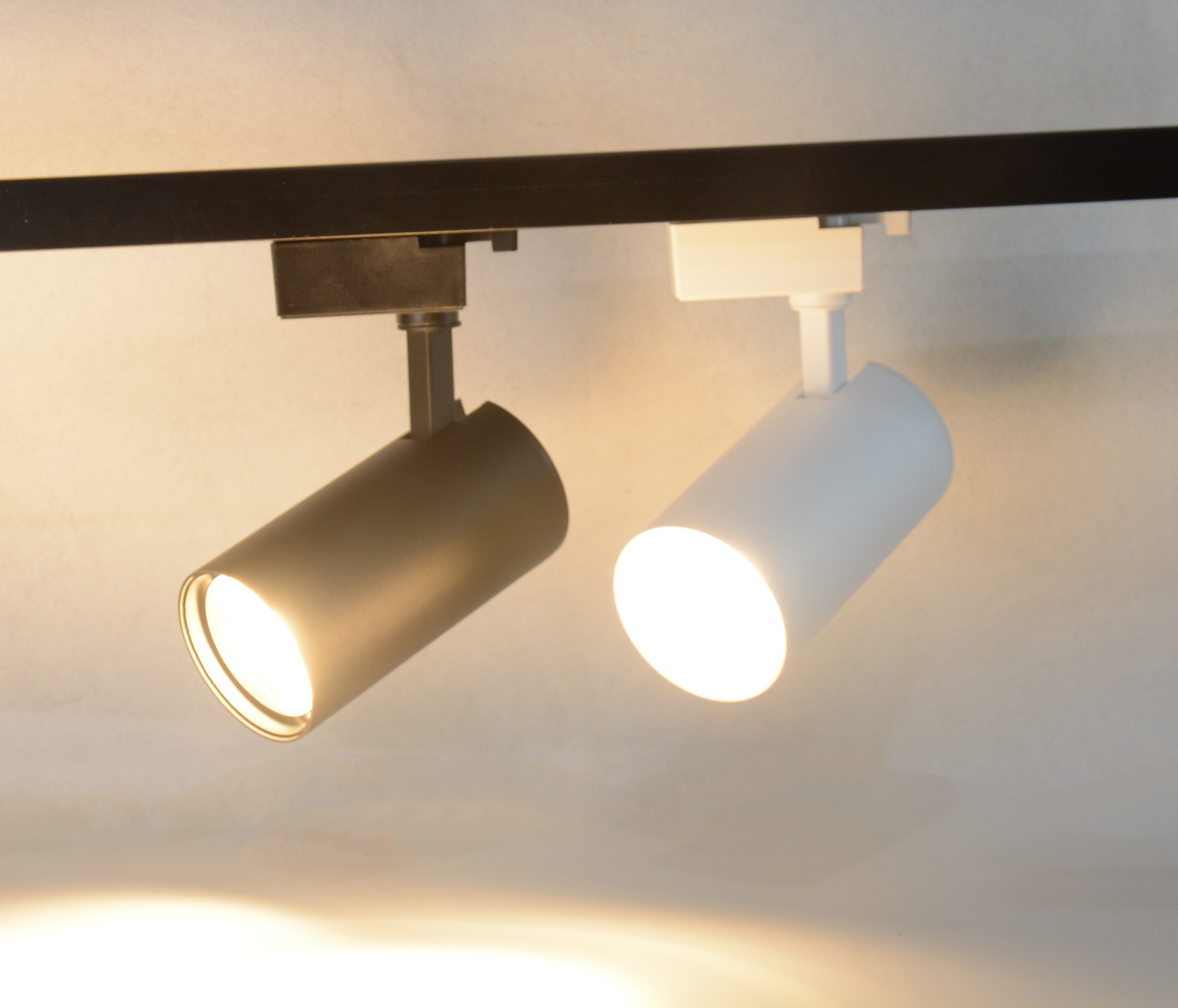 1632813638818695.jpg 燈光